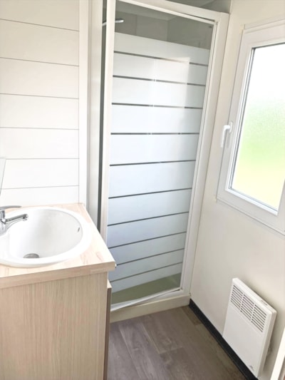 Air-conditioned mobile home — 4