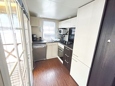 Fully equipped air-conditioned mobile home — 3