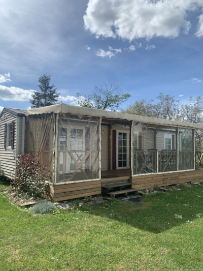 Fully equipped air-conditioned mobile home — 5