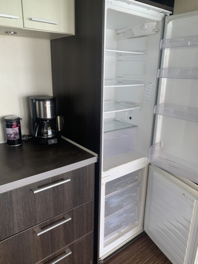 Fully equipped air-conditioned mobile home — 8