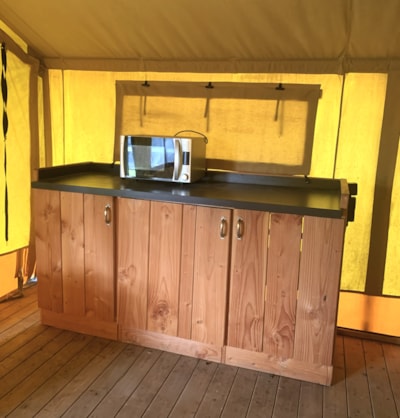 Safari lodge tent — 3