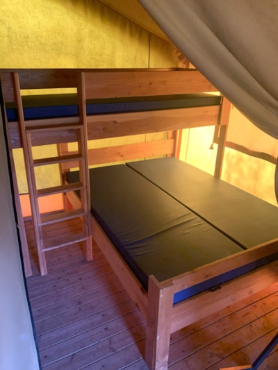 Safari lodge tent — 4