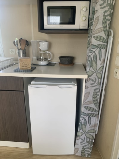 Air-conditioned mobile home — 7