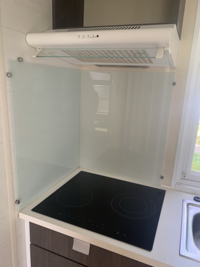 Air-conditioned mobile home — 8