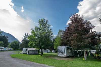 Camping package (pitch, 2 people, 1 vehicle)