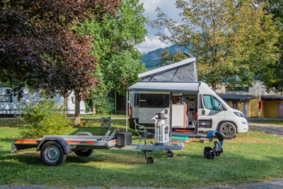 Camping package (pitch, 2 people, 1 vehicle)