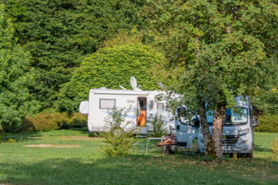 Camping package (pitch, 2 people, 1 vehicle)
