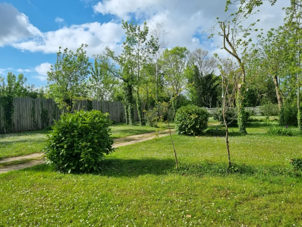 Stellplatz - Stellplatz Nature (1 Zelt, Wohnwagen, Wohnmobil / 1 Auto) - Camping du Port