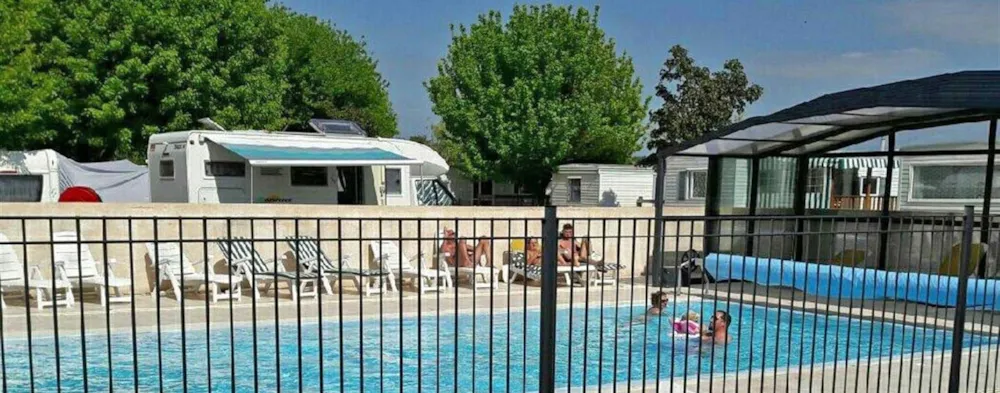 Camping Le Petit Dauphin - image n°1 - Naturisme.fr