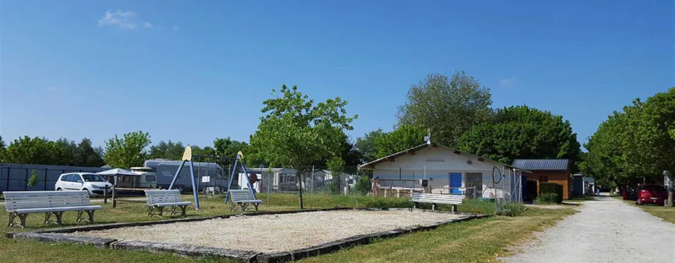 Camping Le Petit Dauphin