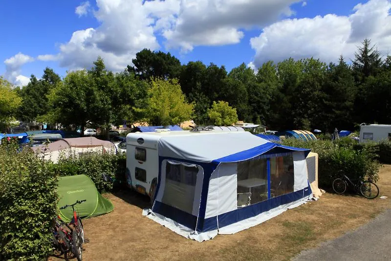 Emplacement Confort 120/130M² Avec 1 Véhicule Et Électricité 10 A