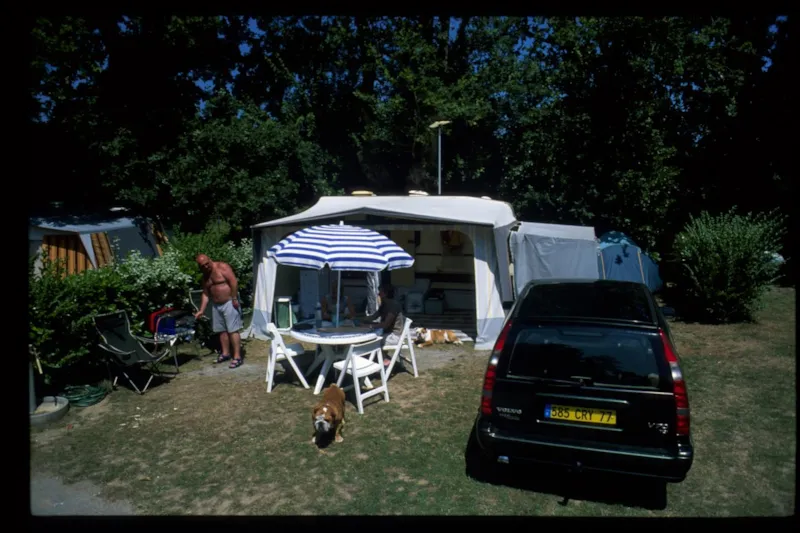 Emplacement Confort 80M² Avec 1 Véhicule Et Électricité 10 A