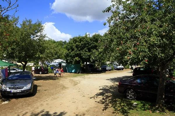 Emplacement 80 M² Sous Bois Avec 1 Véhicule