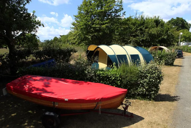 Emplacement 80 M² Sous Bois Avec 1 Véhicule