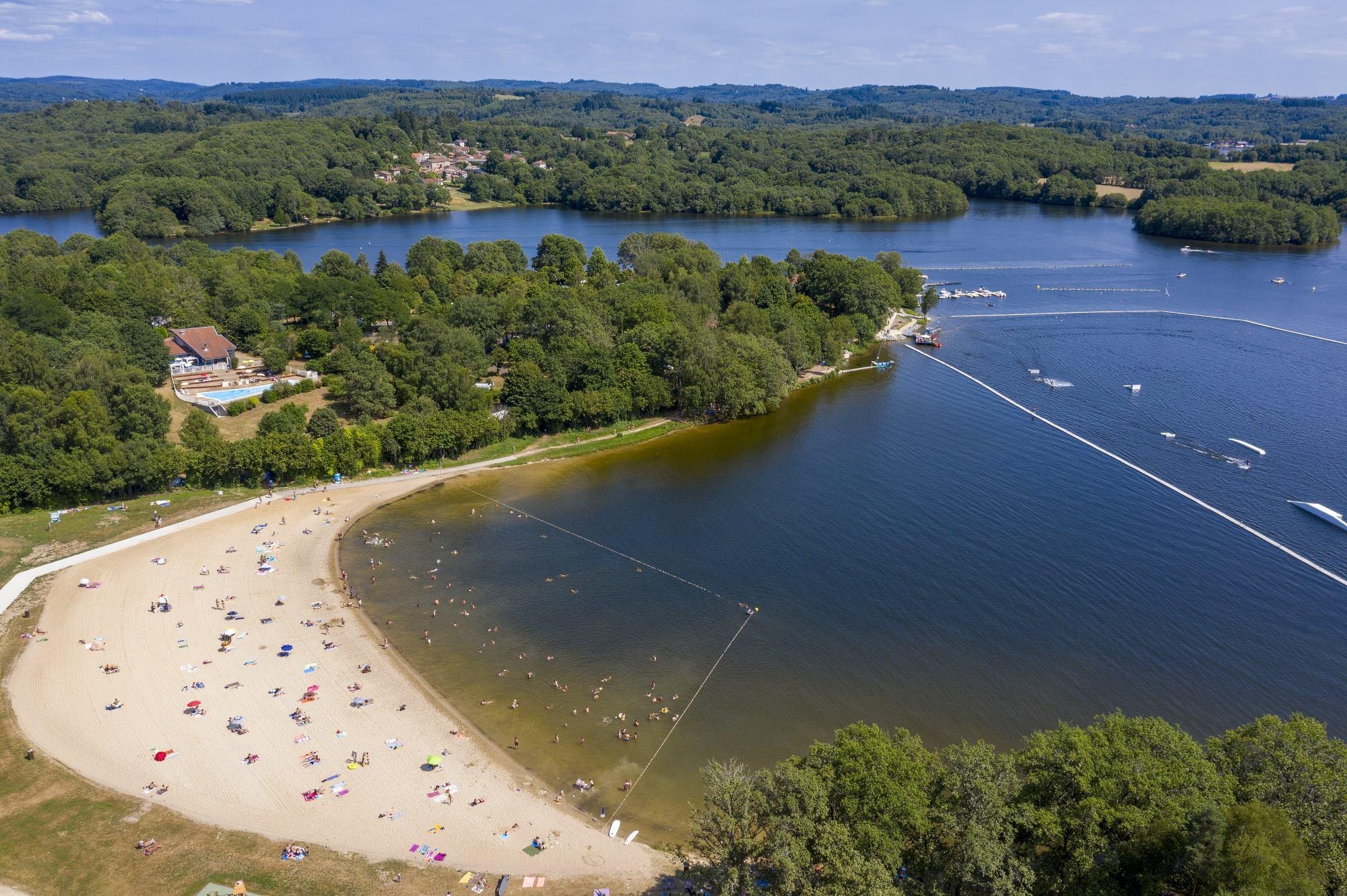 Camping du Lac de Saint-Pardoux — Photo 1