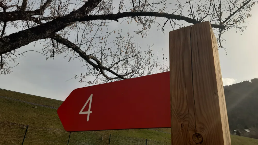 Stellplatz - Stellplatz Nature Zone Rouge (Wohnwagen, Wohnmobil Ou Tente / 1 Auto) - Camping Le Martinet 