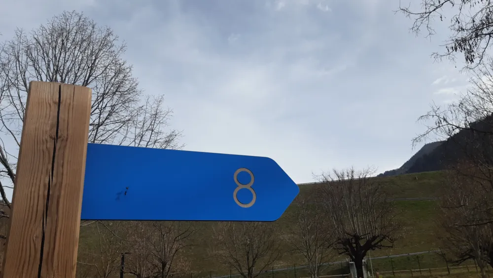 Stellplatz - Stellplatz Nature Zone Bleu (Wohnwagen, Wohnmobil / 1 Auto) - Camping Le Martinet 