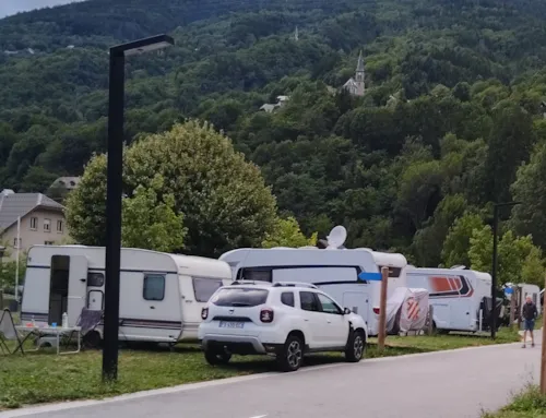 Emplacement - Forfait Empl Classique : 1 Voiture Avec 1 Tente Ou 1 Caravane / 1 Camping Car / Van Aménagé - image n°4 - Camping Le Martinet 