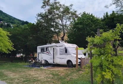 Paquete Parcela Xl 1 Coche Y 1 Pieza De Equipamiento (Tienda O Caravana) O Autocaravana O Camioneta