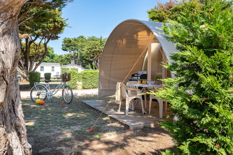 Unusual comfort tent 2 bedrooms