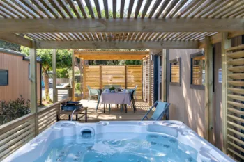 Mietunterkunft - Mobilheim Exklusiv - 3 Schlafzimmer - 2 Badezimmer - Privat Spa - ROMANEE Cormoran