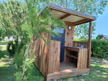 Kampeerplaats(en) - Luxury Package - Private Bathroom (Shower, Wc, Washbasin), Outdoor Kitchen, Electricity - Camping Seasonova Ensoya