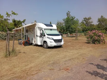 Comfort Package: Pitch + 2 People + Electricity