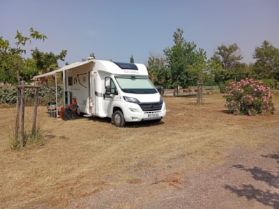 PREMIUM PACKAGE - private bathroom (shower, WC, washbasin), outdoor kitchen, electricity