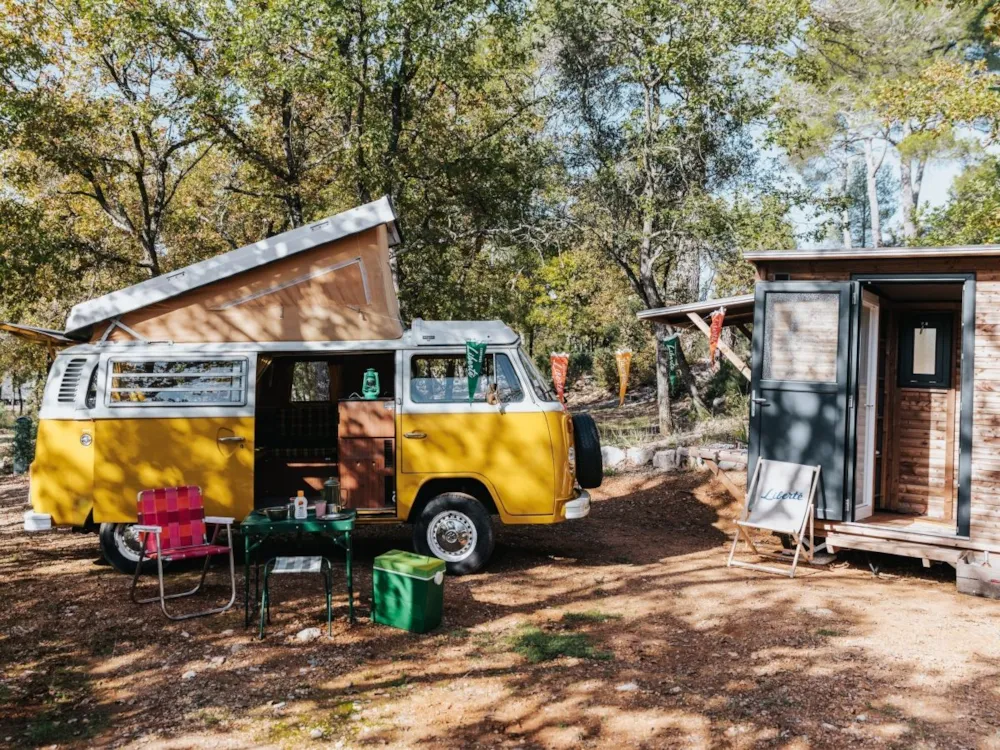 Stellplatz - Stellplatz Komfort + 1 Fahrzeug - Mit Sanitäranlagen + Strom - Campings Liberté - Verdon