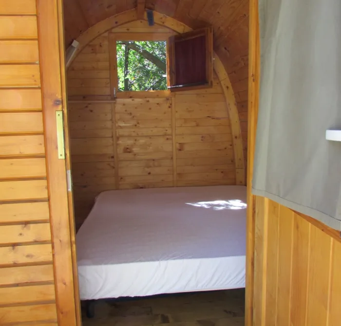 Coque - 1 Lit Double, Sans Sanitaire