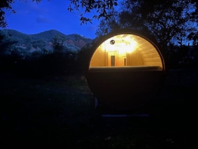 Barrel hut - 1 bedroom -without toilet blocks
