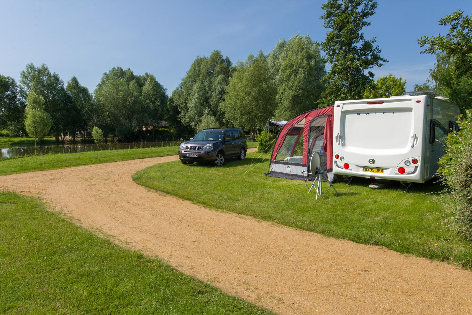 Pitch: tent/caravan or camping-car + electricity