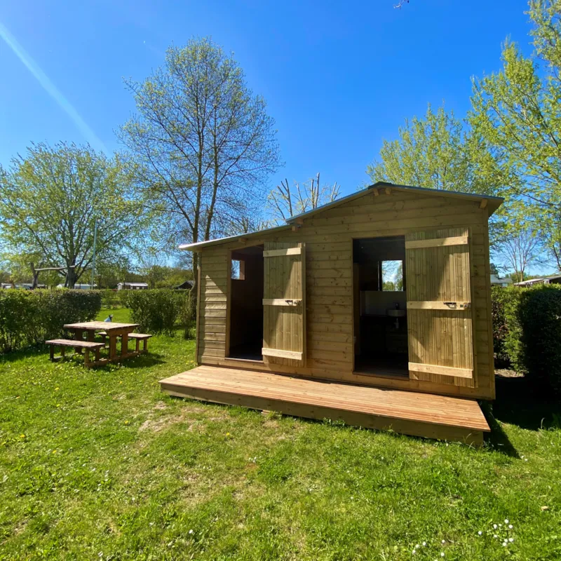 Emplacement Premium Avec Sanitaire Individuel Privé Et Kitchenette!