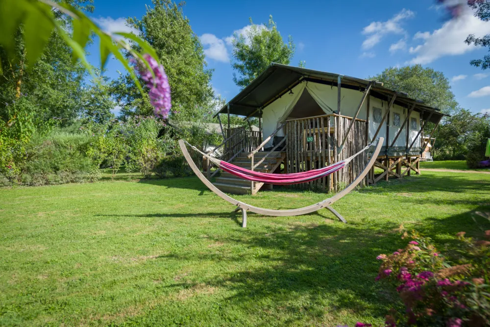 Location - Tente Insolite Premium Safari 2 Chambres - Avec Cuisine Et Sanitaires - Camping de l'Etang Sites et Paysages