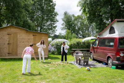 Premium pitch with private sanitary facilities and kitchenette! — 2