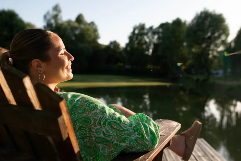 Emplacement Privilège Étang Avec Ponton Privé  + Electricité 16A + Eau