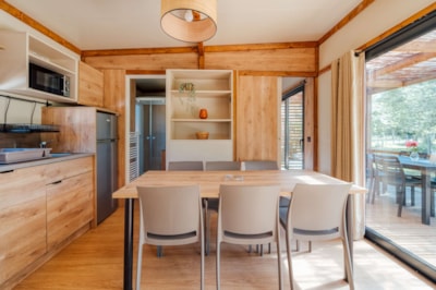 Premium Chalet Maine 2 bedrooms - TV - Dishwasher - NEW 2025, PRIVATE PONTOON  !