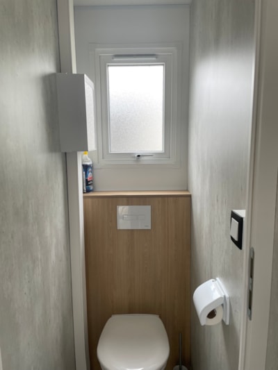 Mobilhome GRAND LARGE 2 bedrooms + 1 additional bed in living room on the sofa. — 7