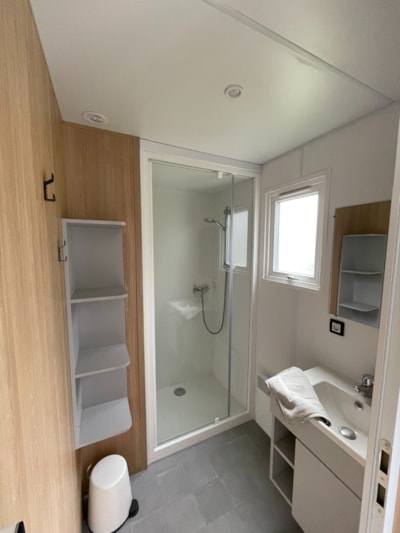 Mobilhome GRAND LARGE 2 bedrooms + 1 additional bed in living room on the sofa. — 8