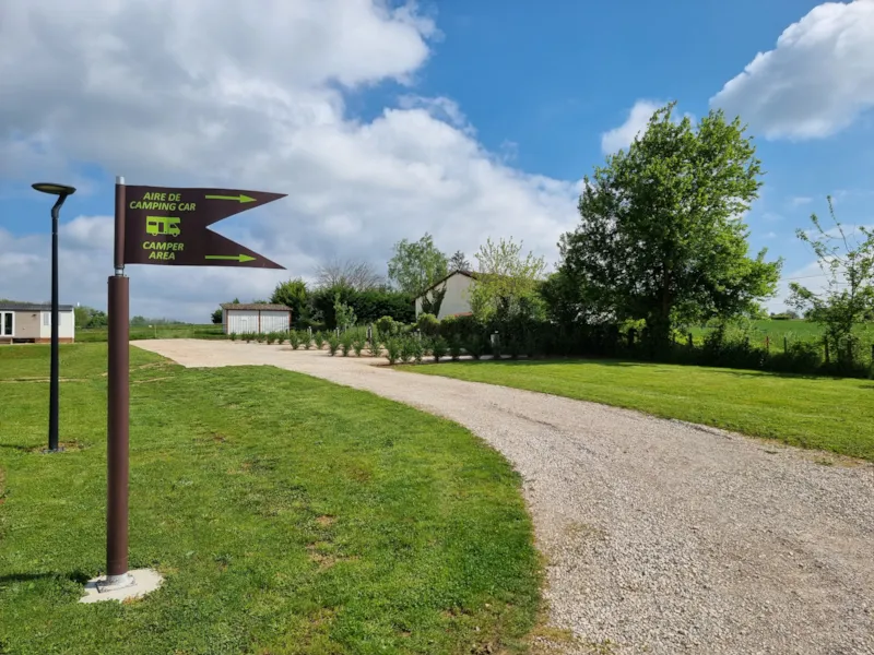 Emplacement De Camping-Car Vide
