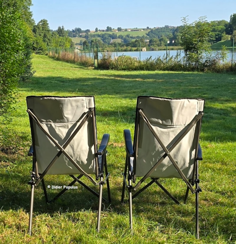 Forfait camping (emplacement, 2 personnes, 1 véhicule)