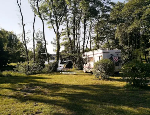 Pitch - Camping Package (Pitch, 2 People, 1 Vehicle) - image n°3 - Camping Onlycamp du Lac de Roybon