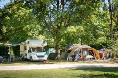 Camping package (pitch, 2 people, 1 vehicle)