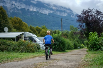 Camping package (pitch, 2 people, 1 vehicle)