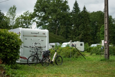 Camping package (pitch, 2 people, 1 vehicle)