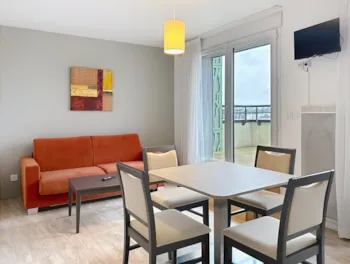 Location - Appartement 2 Pièces Supérieur Avec Terrasse - Appart'Hotel Rouen Flaubert - Terres de France 