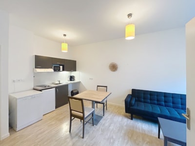 1-Bedroom Apartment with Twin Beds — 1