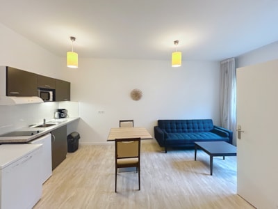 1-Bedroom Apartment with Twin Beds — 7