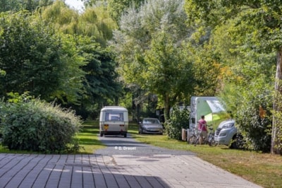 Camping package (2 people, 1 vehicle, 1 installation)