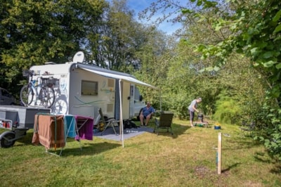 Camping package (2 people, 1 vehicle, 1 installation)